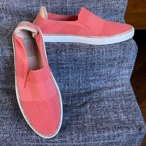 Ugh Sammy Fabric slip on sneaker